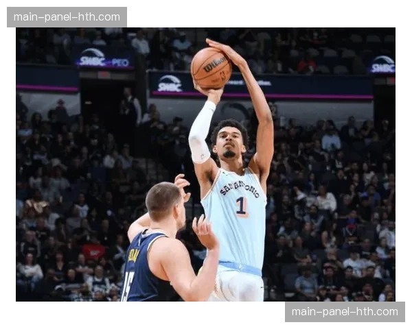 马刺常规赛对雷霆4胜1负占优，文班亚马领衔青年军成最大黑马